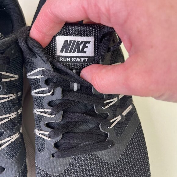 Nike Womens Run Swift Running Shoes Size 7.5 Black White Outdoor Hiking Athletic - Picture 8 of 11